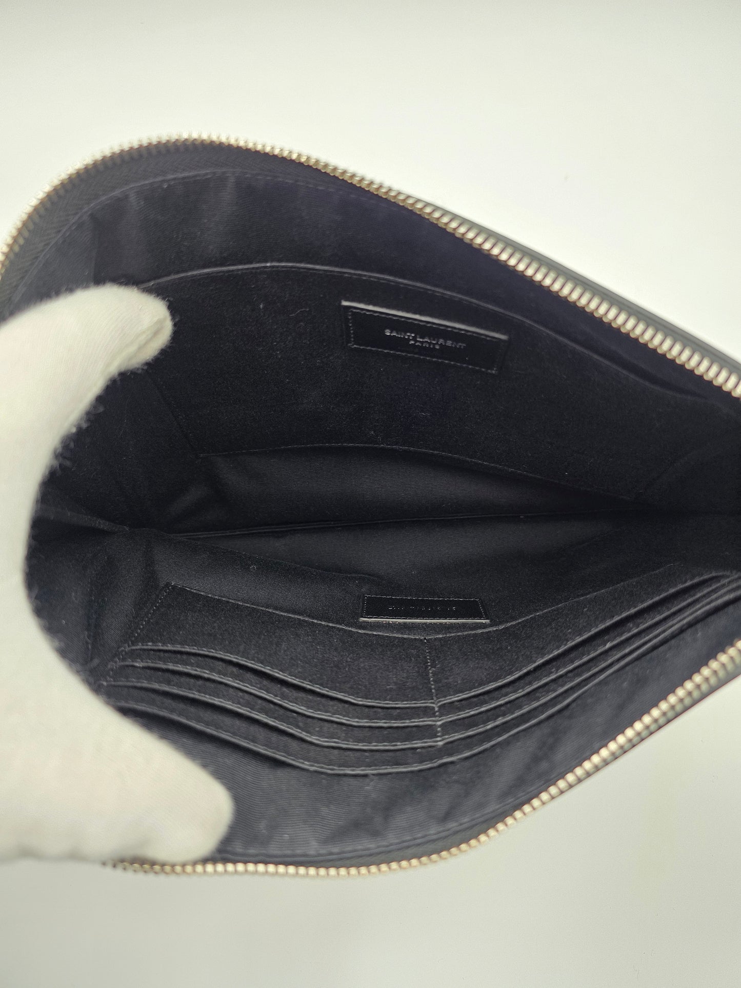 Saint Laurent Logo Zipped Tablet Pouch (Rider Sport) in Black
