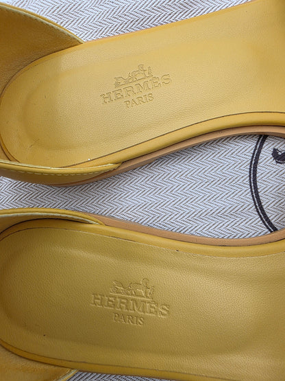 Hermès Santorini Lizard Sandals in Jaune Curcuma