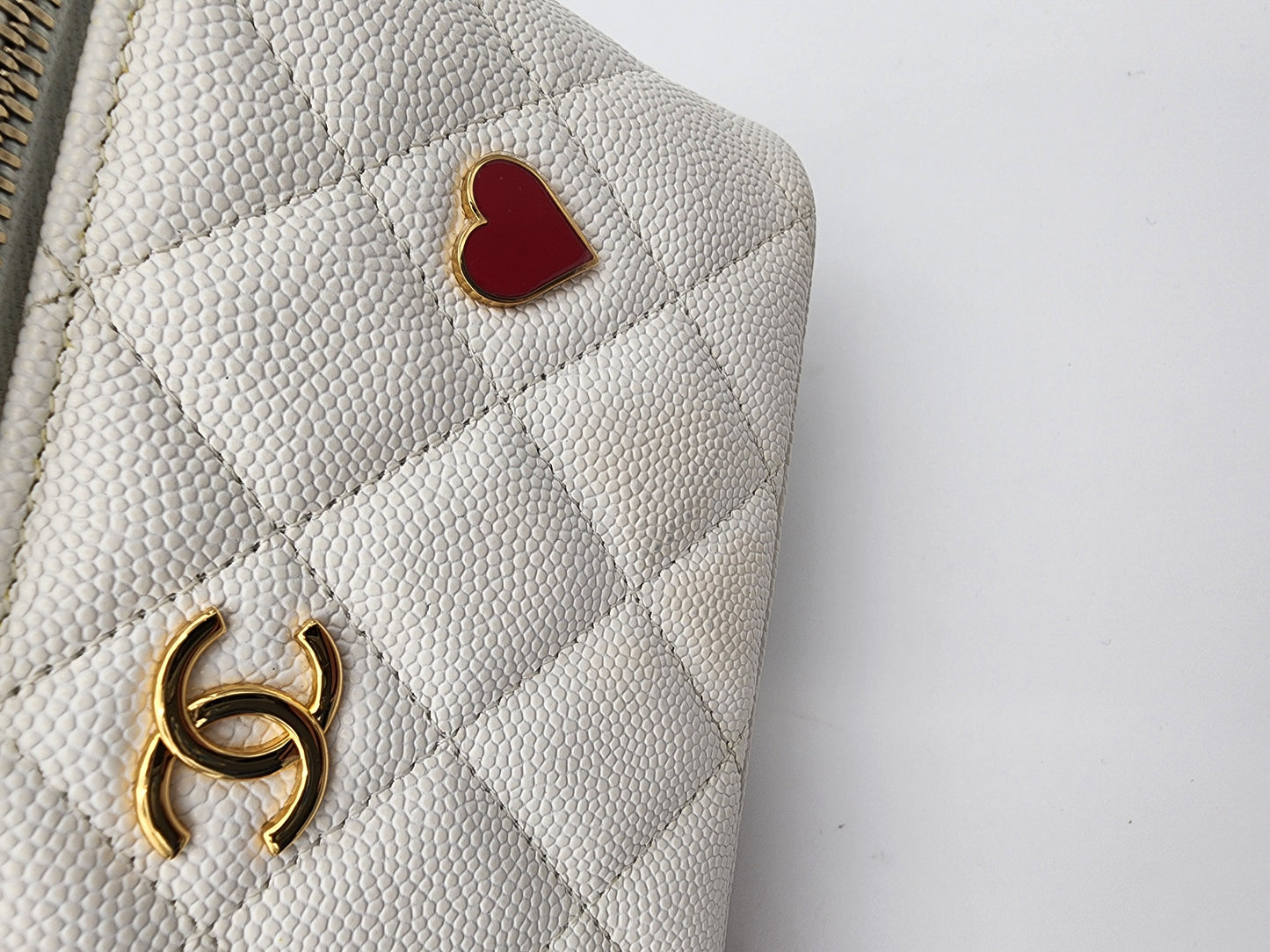 Chanel Coco Casino Vanity Case In White Quilted Caviar Leather