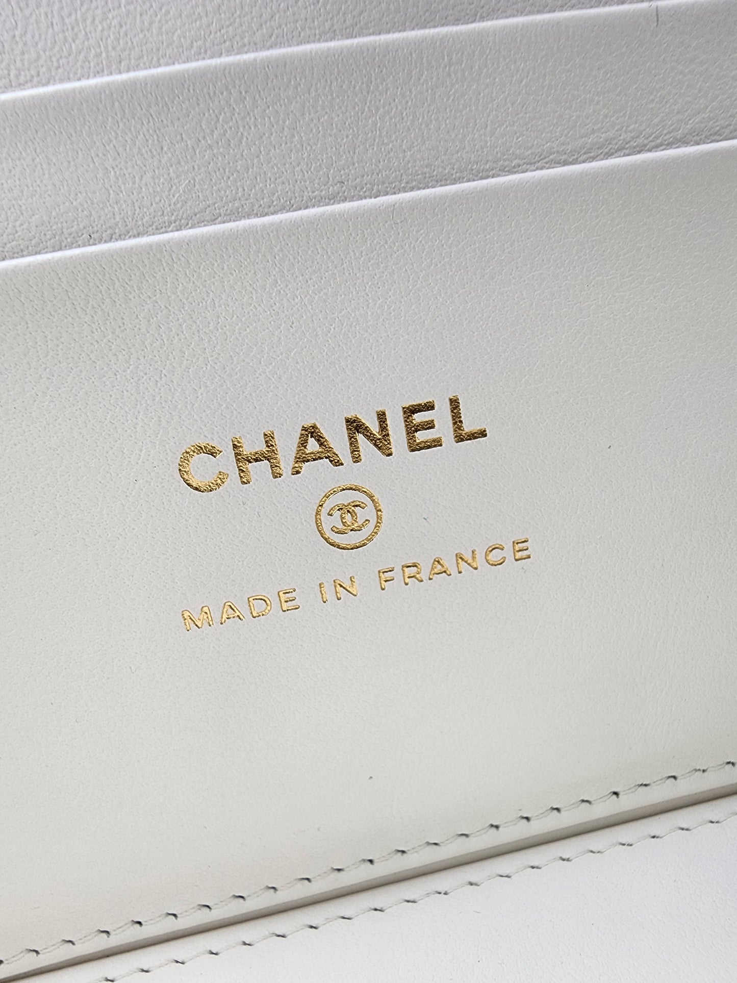 Chanel Coco Casino Vanity Case In White Quilted Caviar Leather