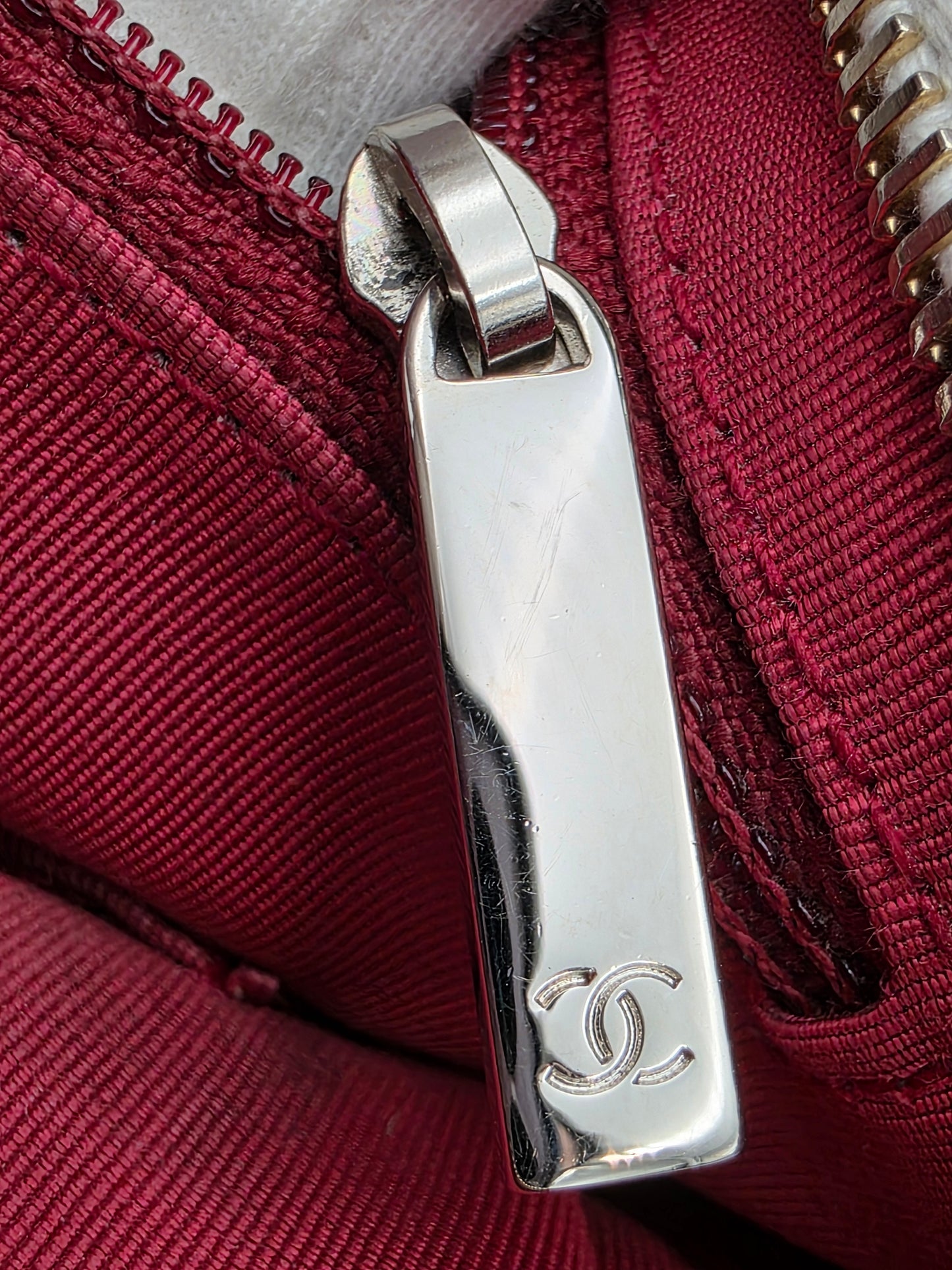 Chanel Gabrielle Medium Hobo Bag In White Quilted Aged Calfskin Leather