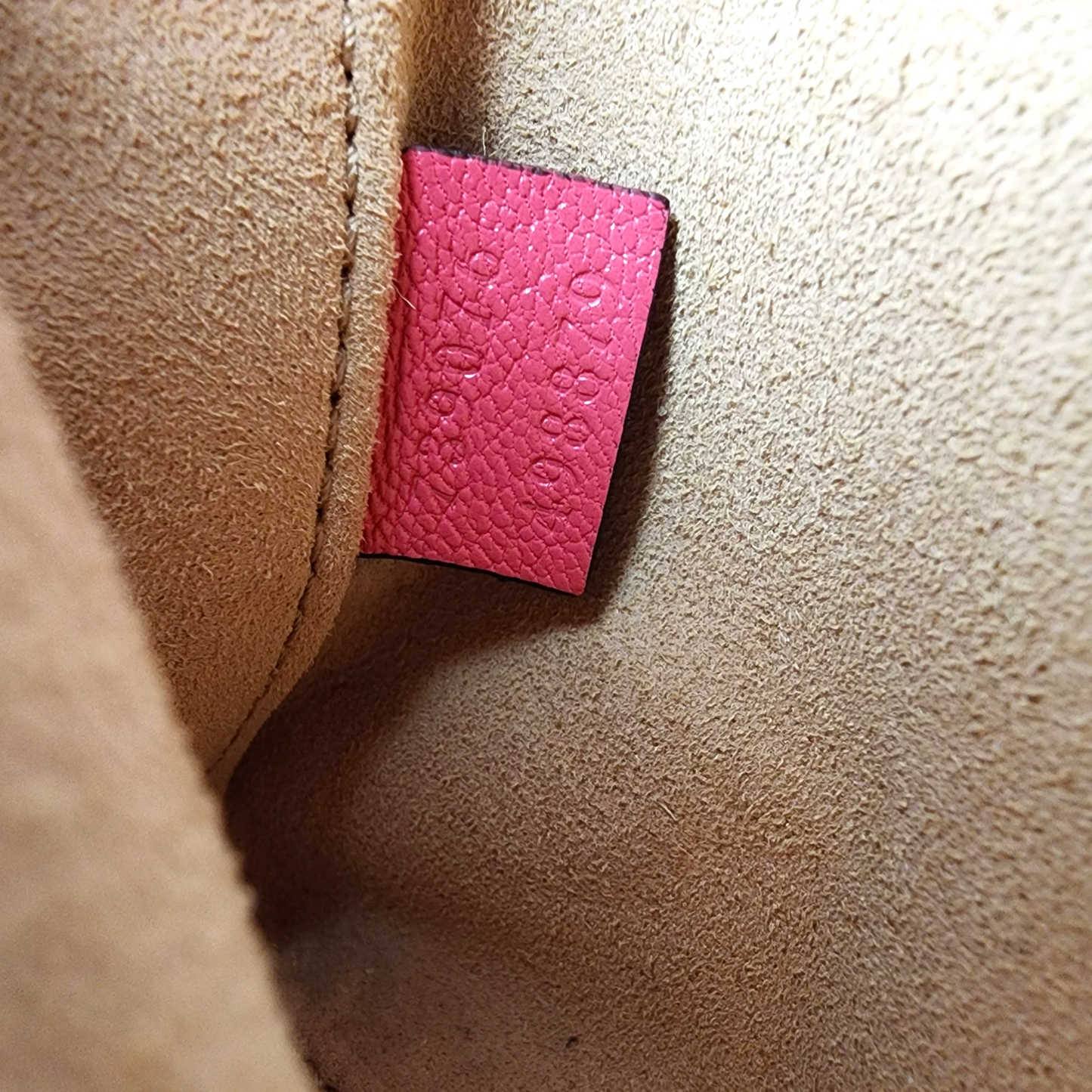 Gucci Goatskin Mini Aphrodite Shoulder Bag Rhodamine Pink GHW