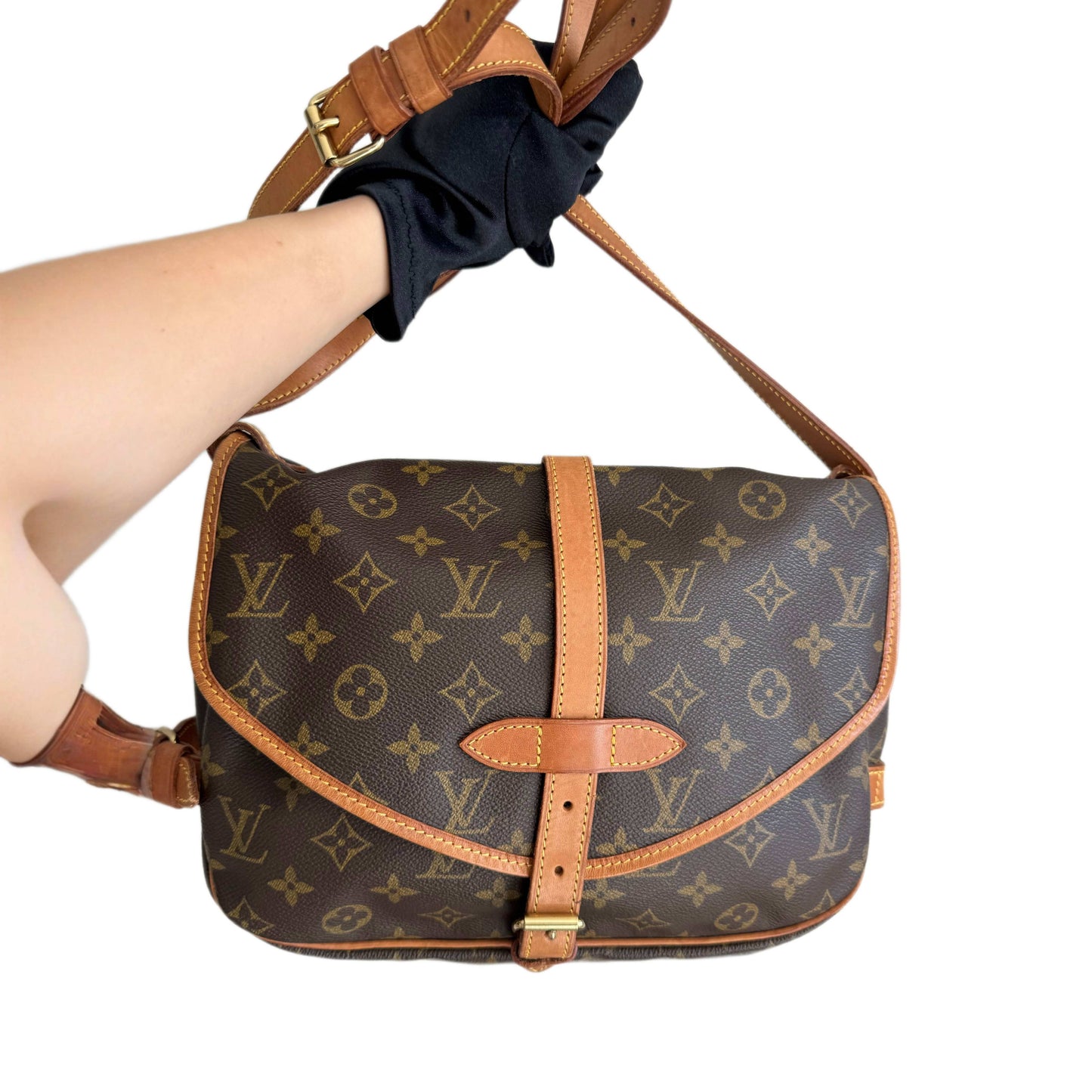 LOUIS VUITTON Monogram Saumur 30 Cross Body Shoulder Bag