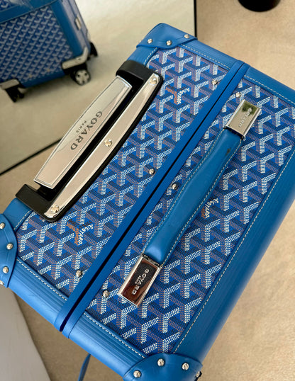 GOYARD
Goyardine Bourget PM Sky Blue