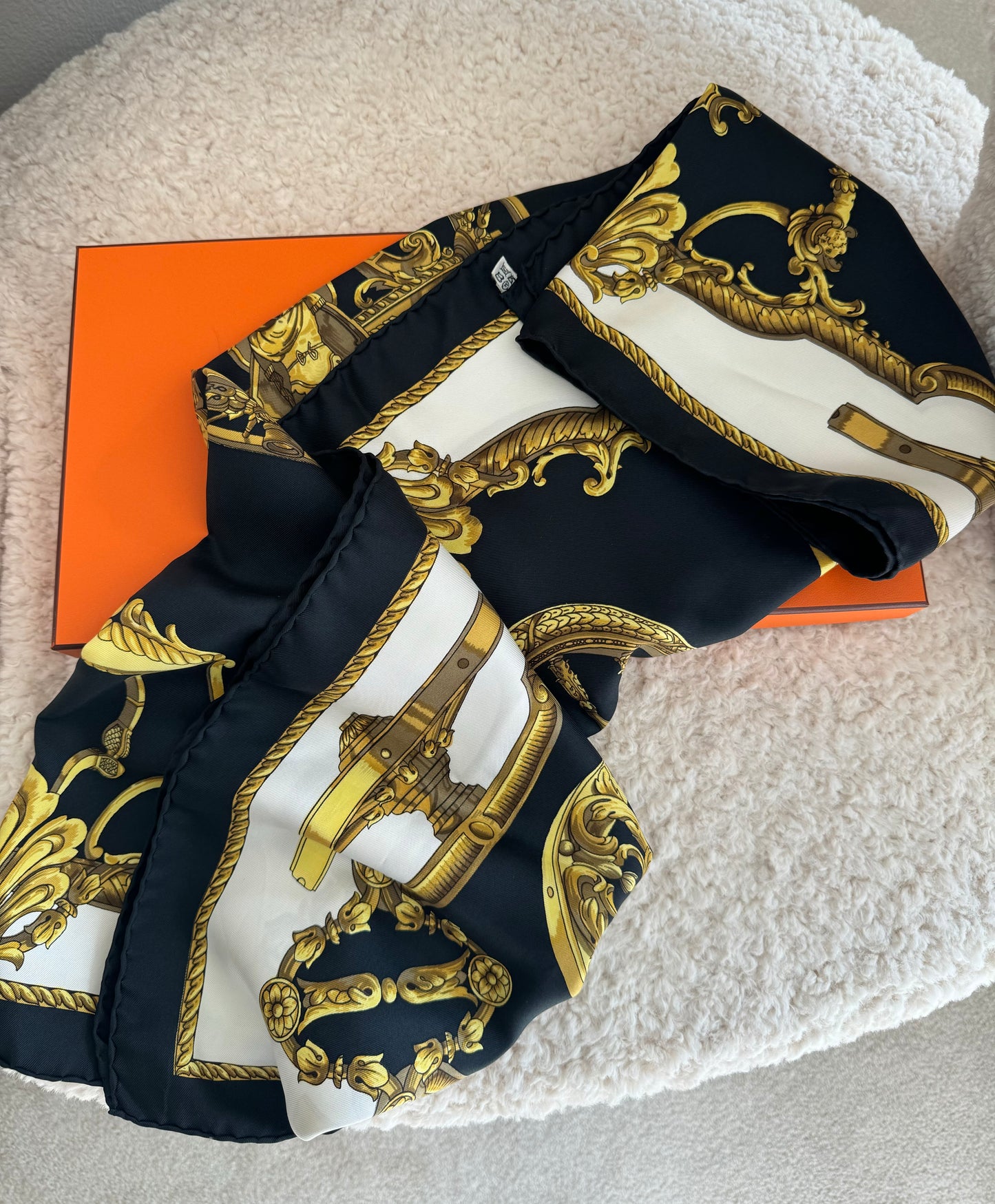 HERMES Roues de Canon Carre 90 Silk Scarf