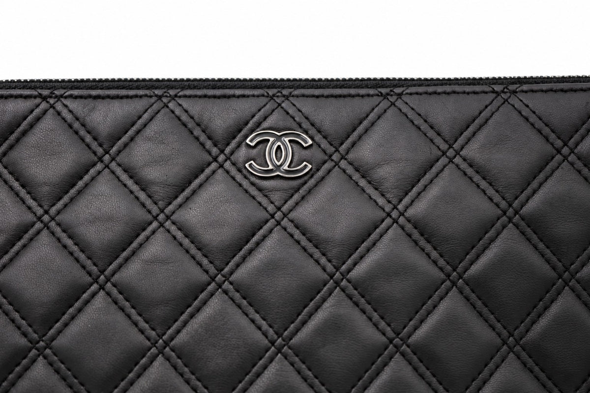 Chanel Quilted Caviar Leather O-Case Clutch Black