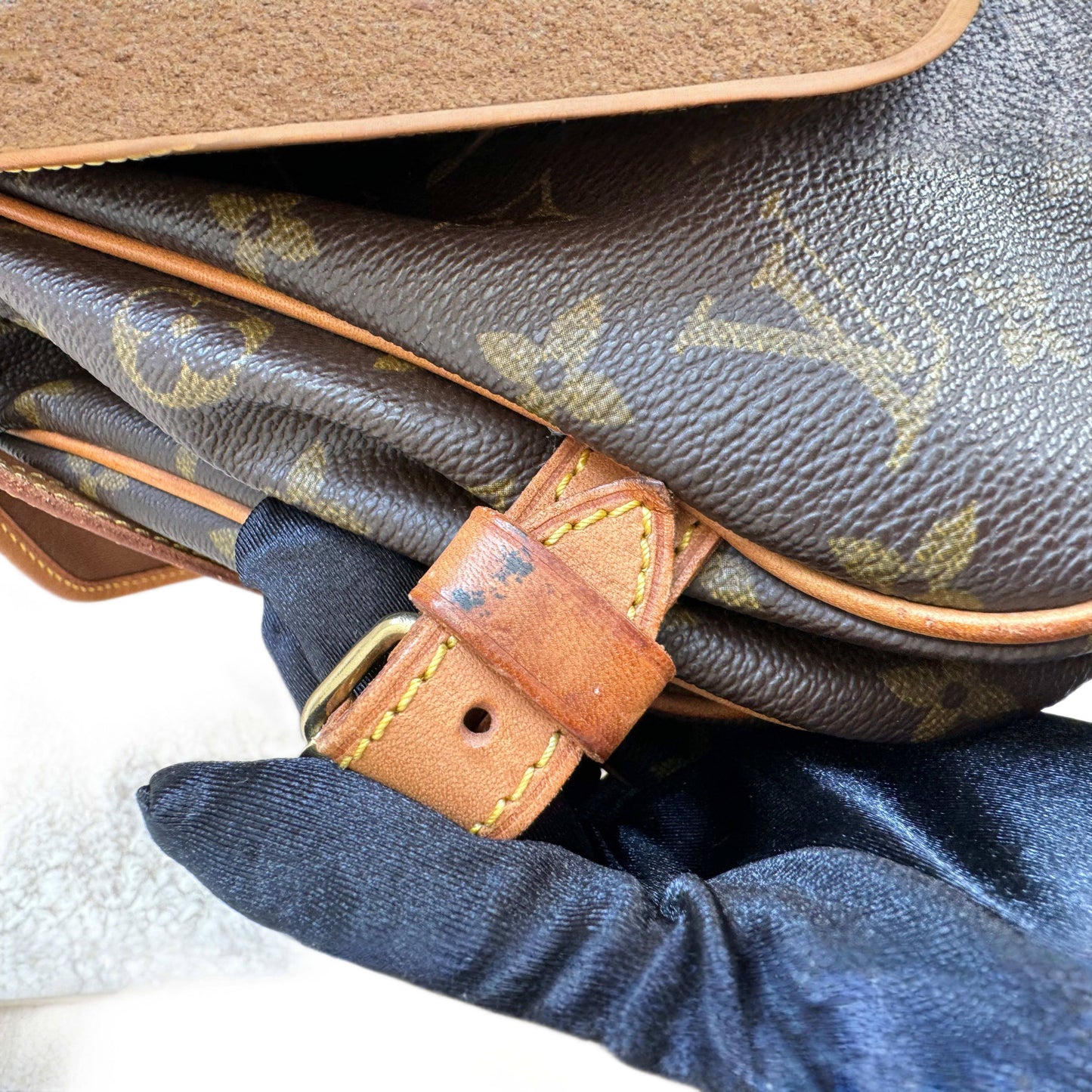 LOUIS VUITTON Monogram Saumur 30 Cross Body Shoulder Bag