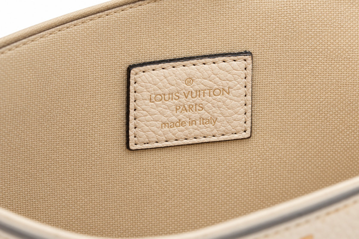 Louis Vuitton Monogram Giant Empreinte Pochette Félicie Cream/Saffron limited edition