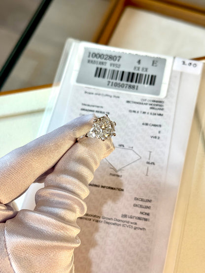 4-Carat Cushion-Cut Diamond Ring in Platinum – E Color, VVS2 Clarity with Side Accents