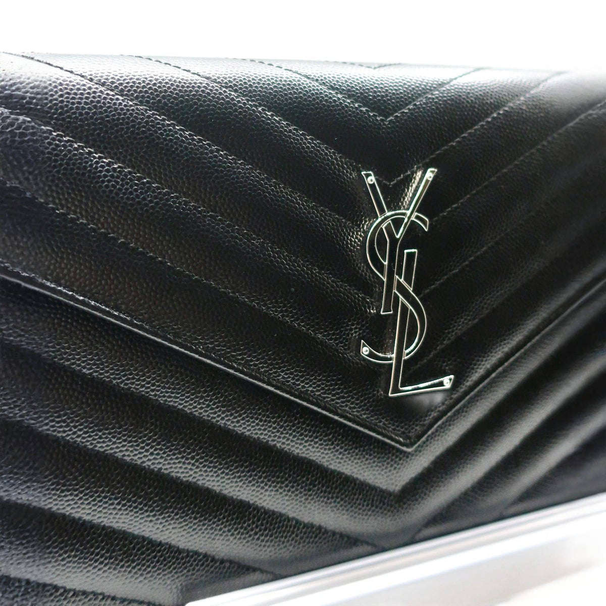 Saint Laurent  Grain De Poudre Matelasse Chevron Monogram Chain Wallet Black