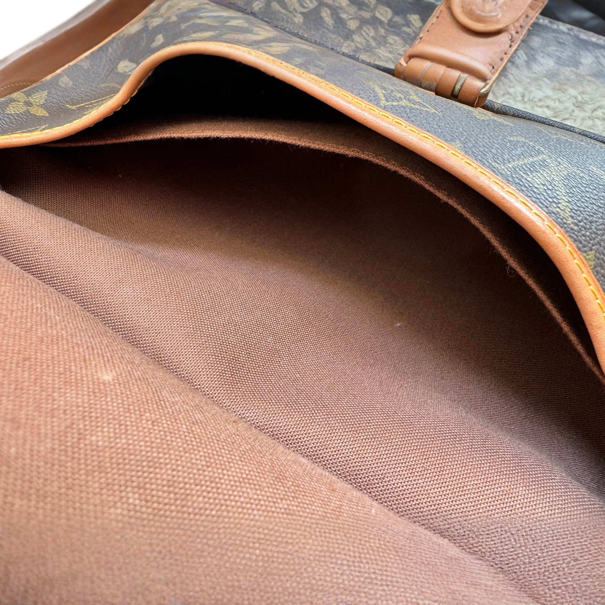 LOUIS VUITTON Monogram Saumur 30 Cross Body Shoulder Bag