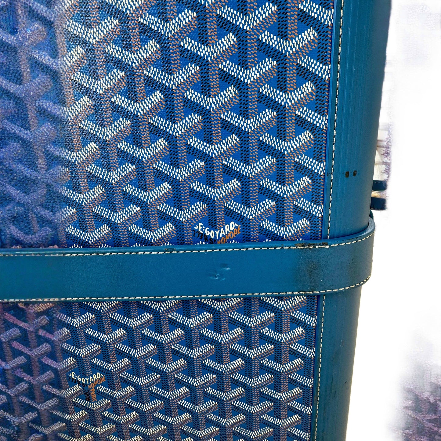 GOYARD
Goyardine Bourget PM Sky Blue