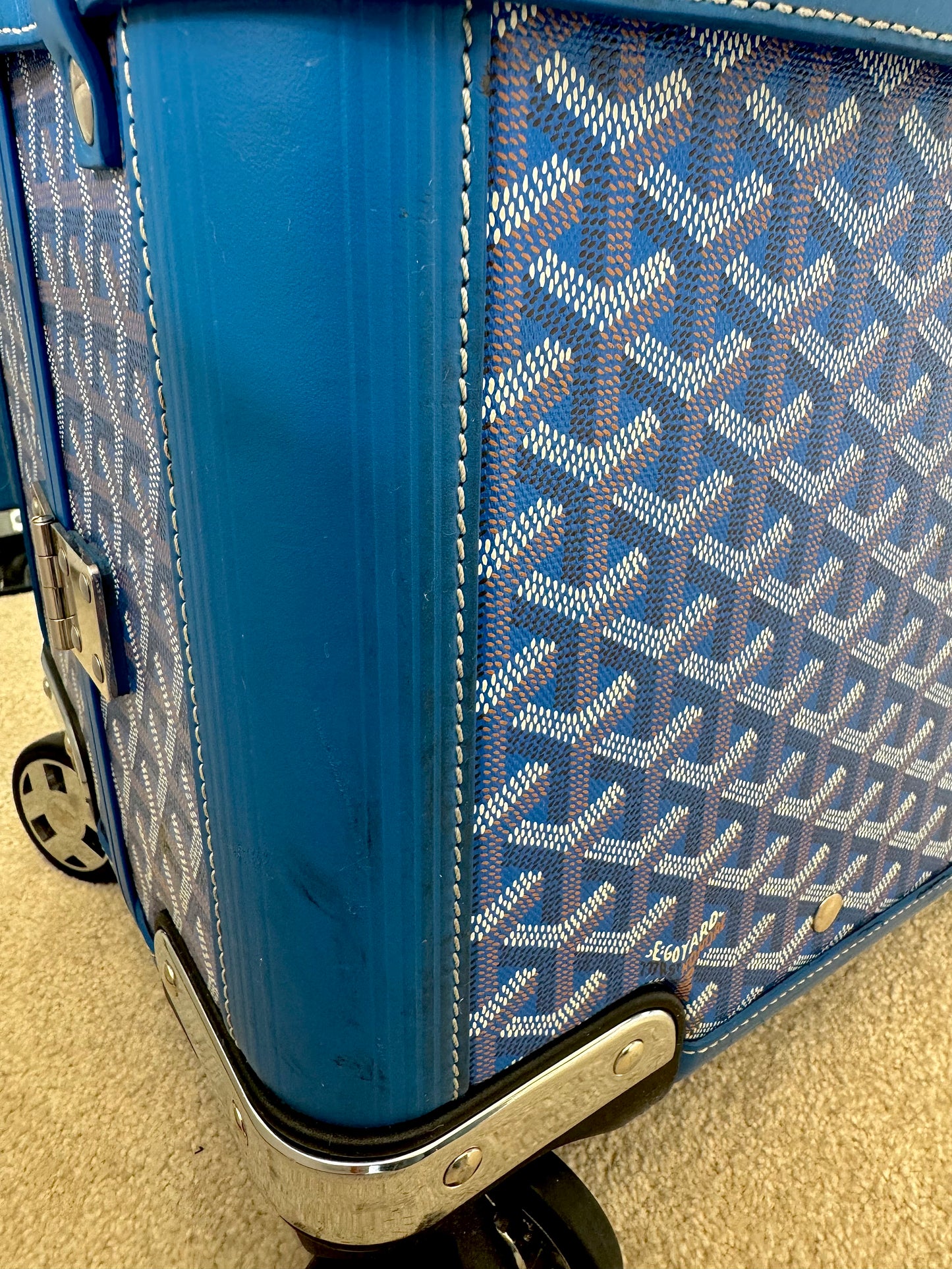 GOYARD
Goyardine Bourget PM Sky Blue