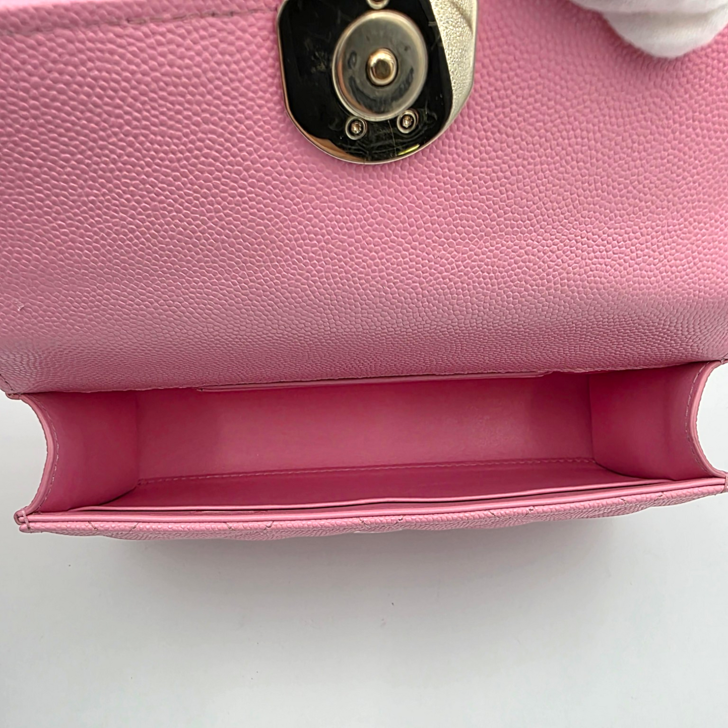 Chanel Quilted Pink Caviar Flap Phone Holder with Chain Spring-Summer 2026 Collection