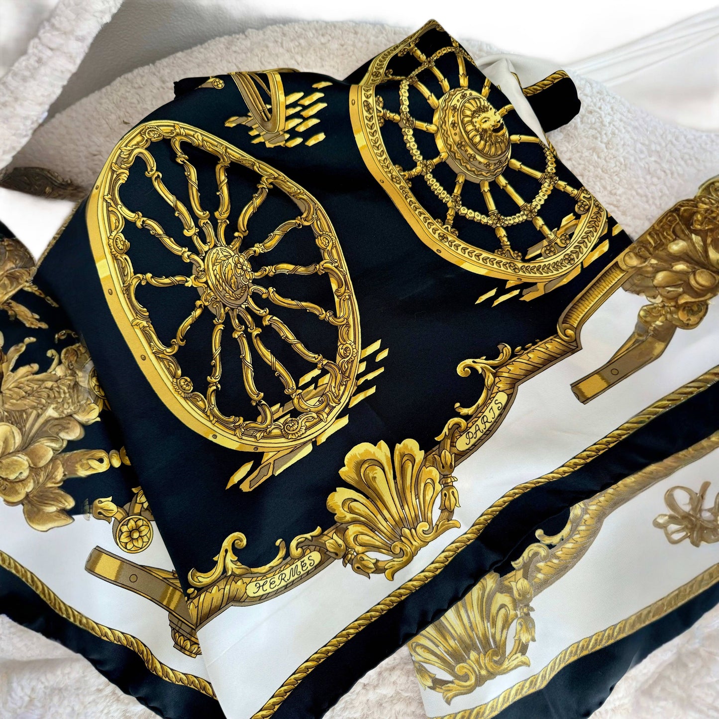 HERMES Roues de Canon Carre 90 Silk Scarf