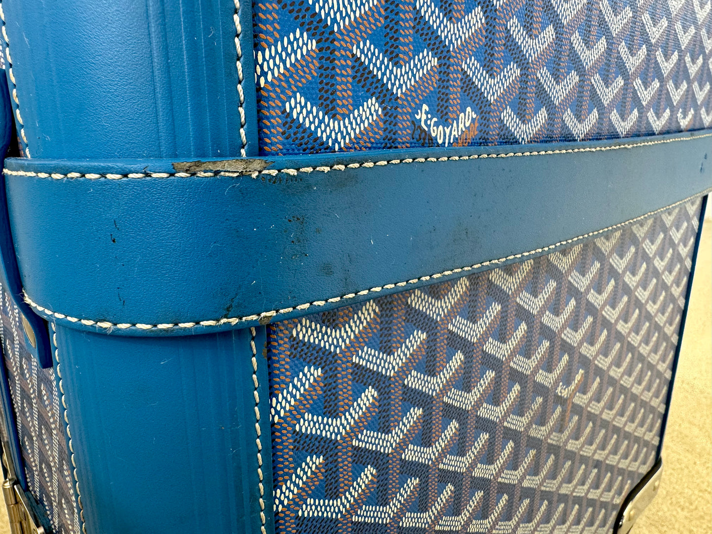 GOYARD
Goyardine Bourget PM Sky Blue