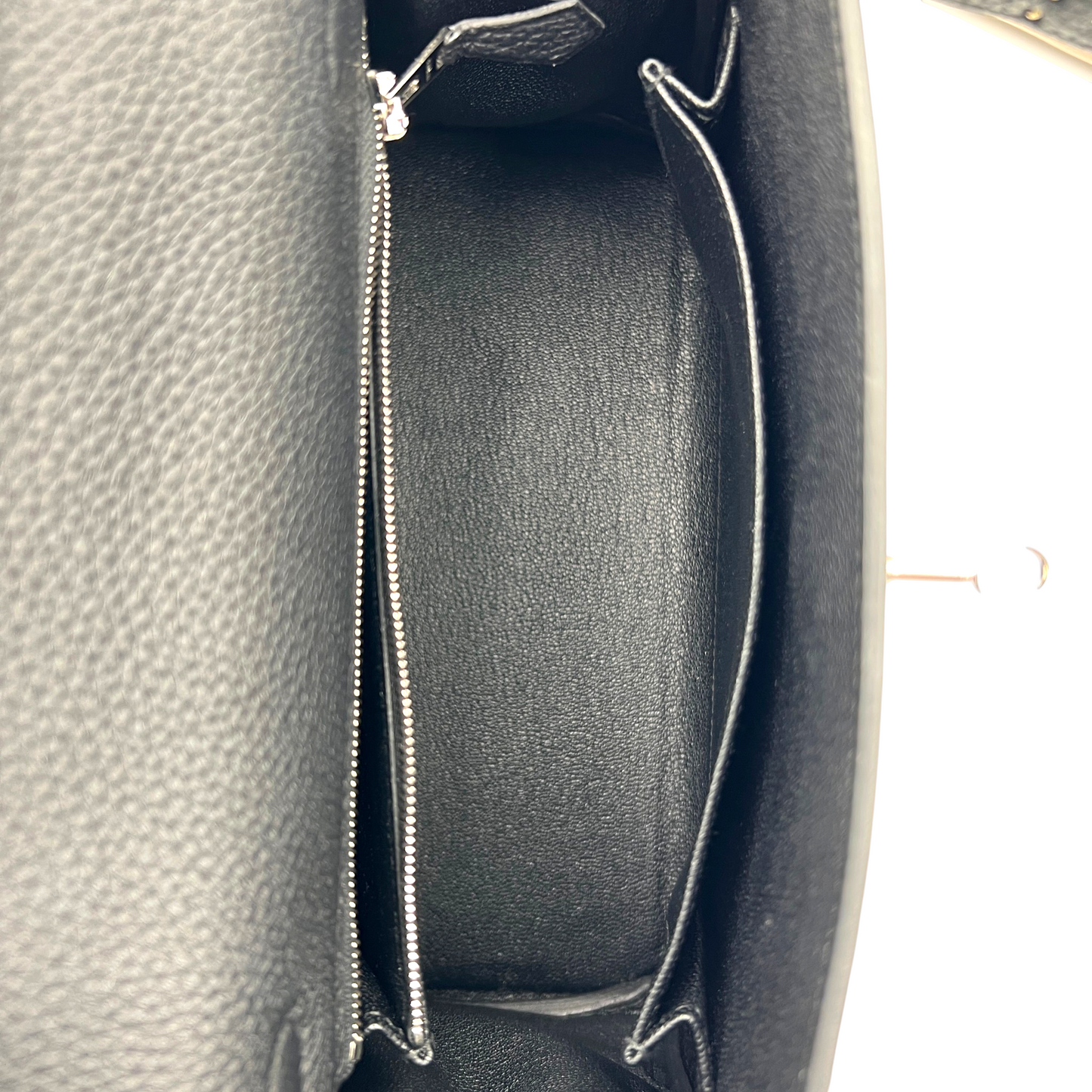 Hermès Kelly 25 in Togo Noir PHW
