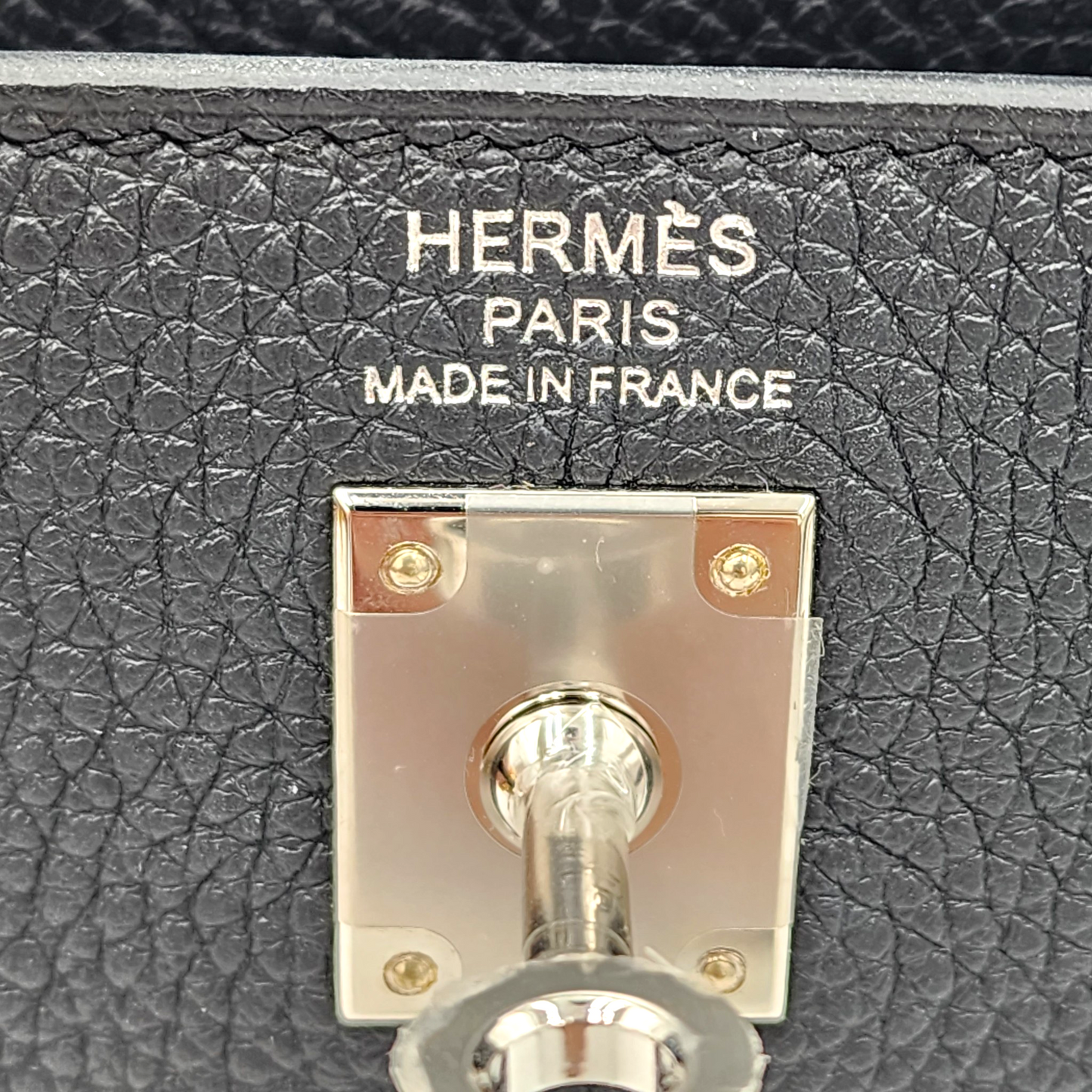Hermès Kelly 25 in Togo Noir PHW