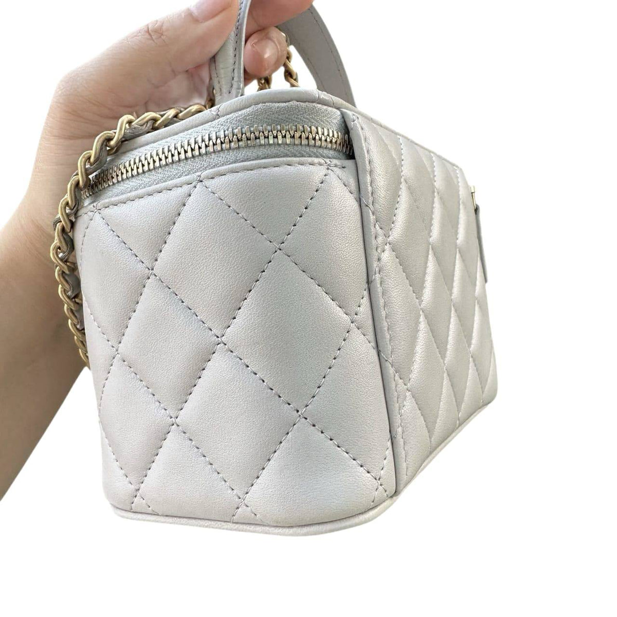 Chanel Lambskin Quilted Small Top Handle Vanity Case With Chain Light Grey