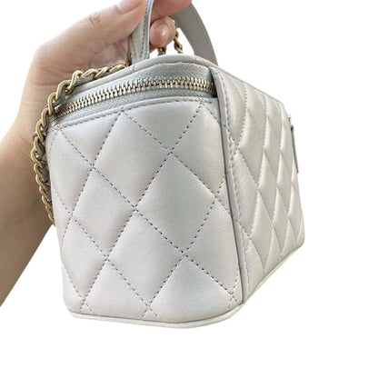Chanel Lambskin Quilted Small Top Handle Vanity Case With Chain Light Grey