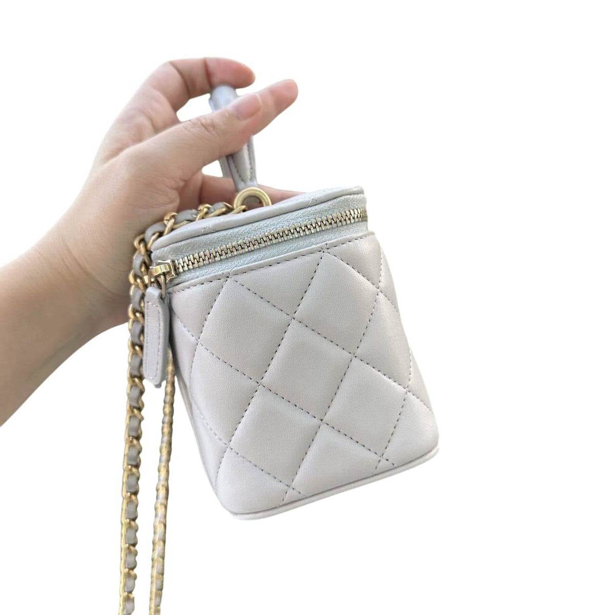 Chanel Lambskin Quilted Small Top Handle Vanity Case With Chain Light Grey