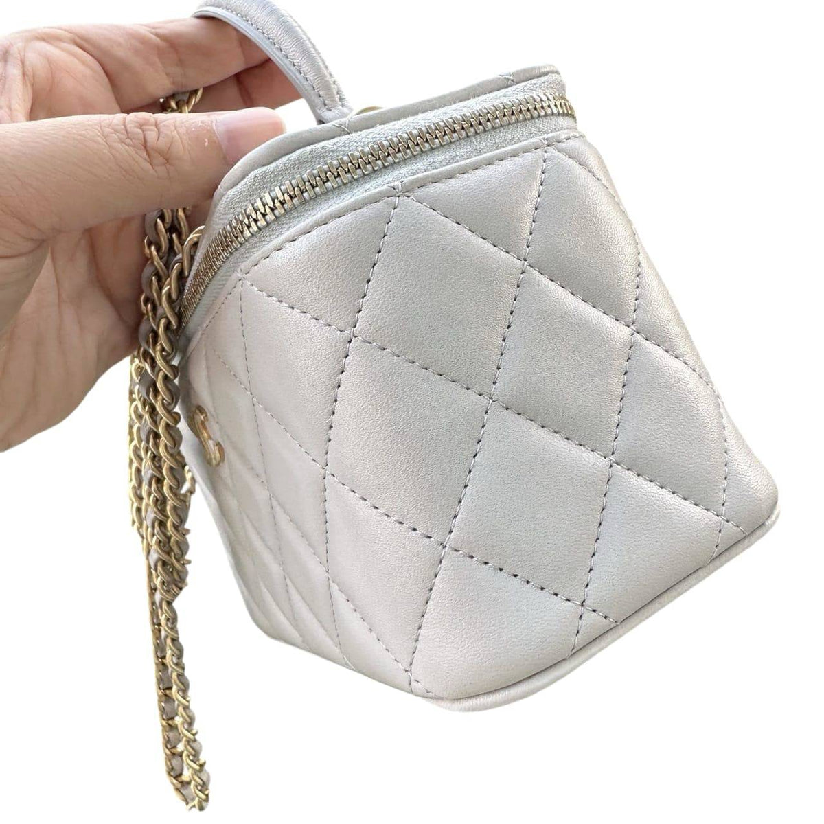 Chanel Lambskin Quilted Small Top Handle Vanity Case With Chain Light Grey