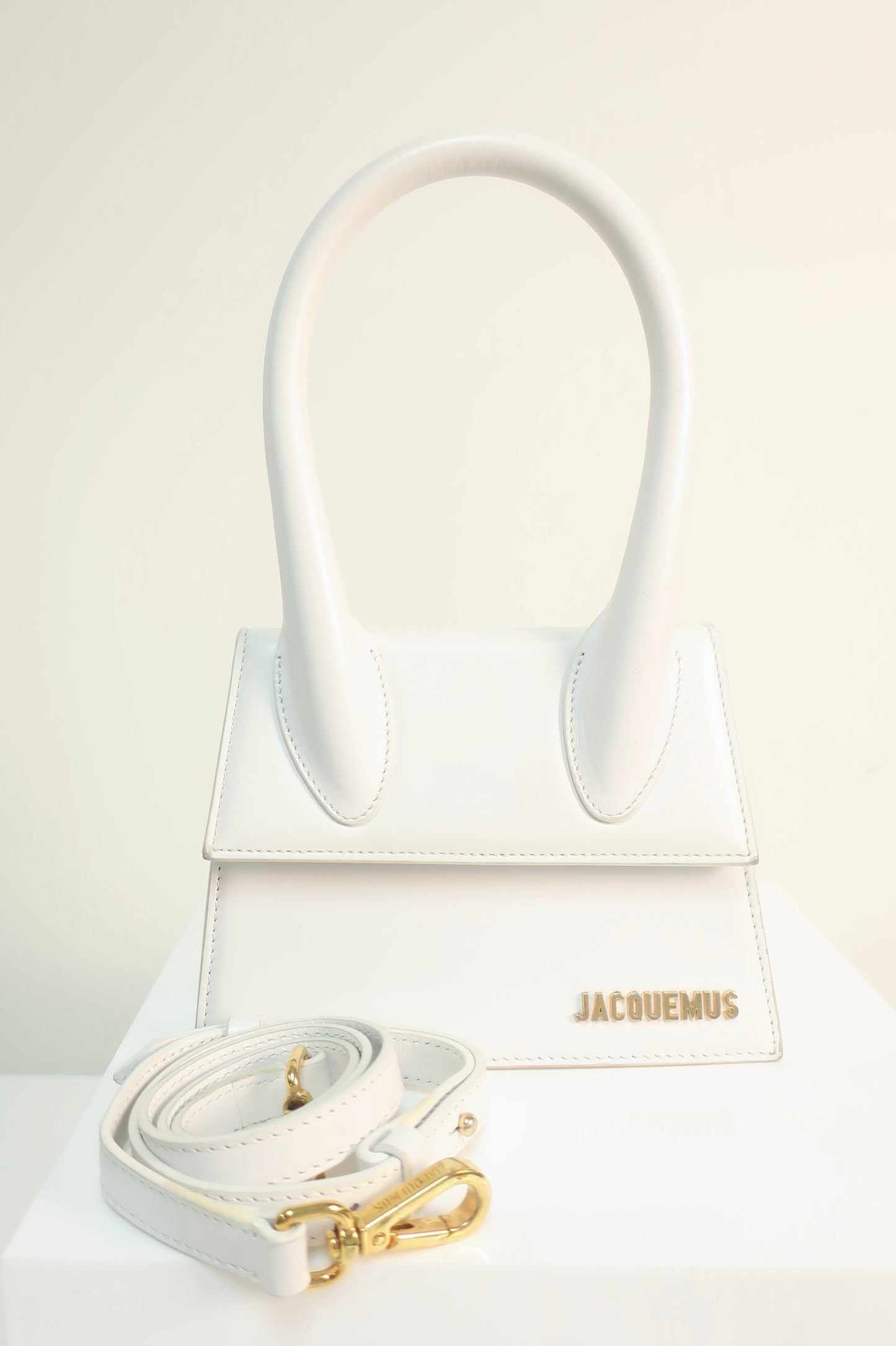 Jacquemus Moyen Le Chiquito Bag Leather