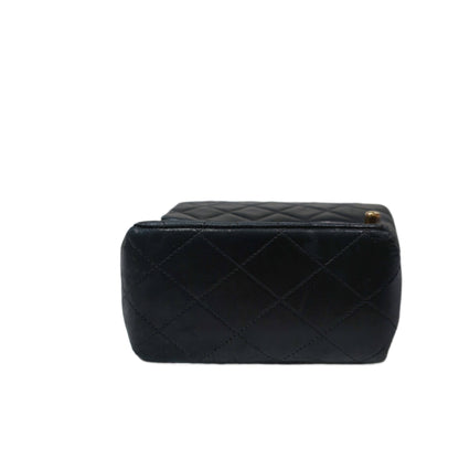 CHANEL Vintage Classic Flap Bag