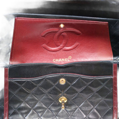 CHANEL Vintage Classic Flap Bag