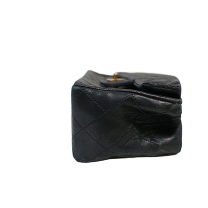 CHANEL Vintage Classic Flap Bag