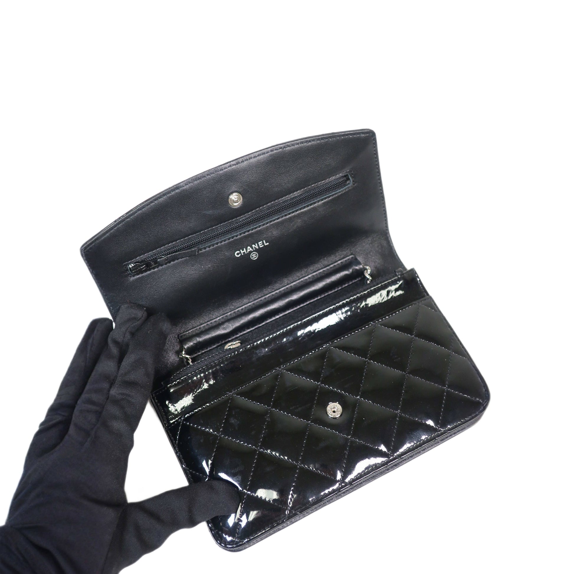 CHANEL Brilliant WOC Patent Leather