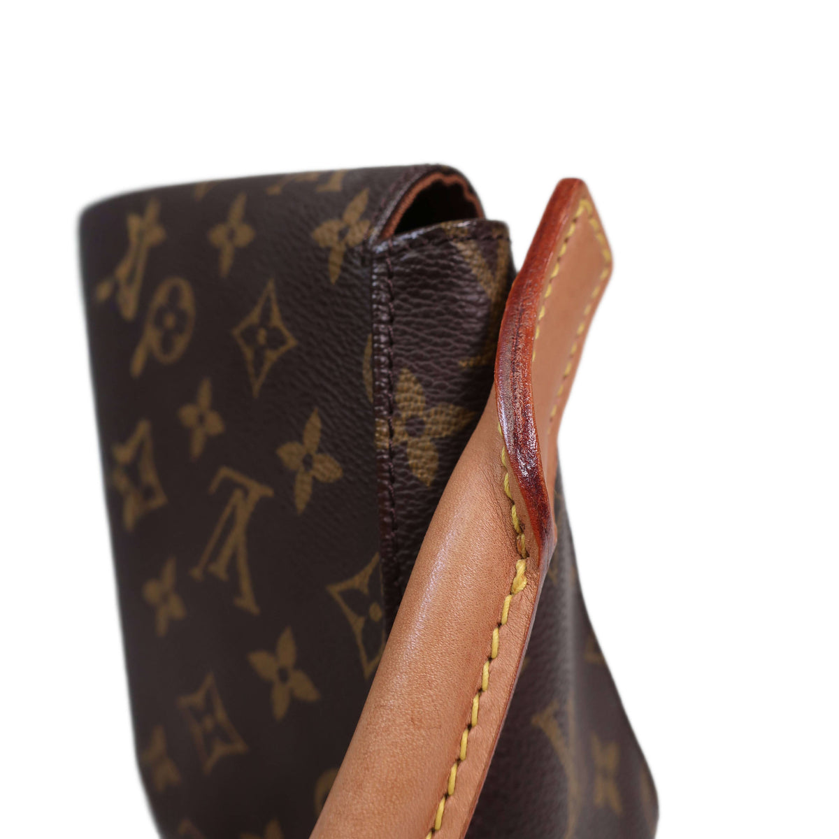 LOUIS VUITTON Shoulder Bag