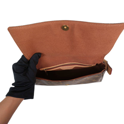 LOUIS VUITTON Shoulder Bag