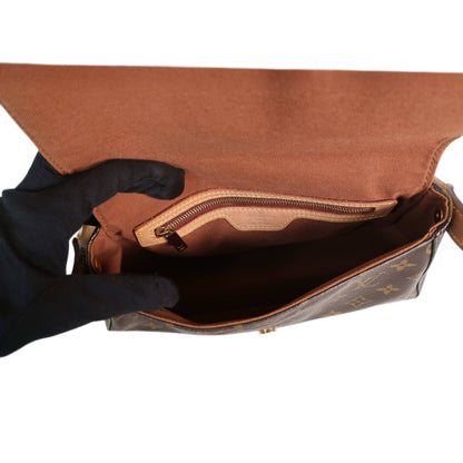 LOUIS VUITTON Shoulder Bag