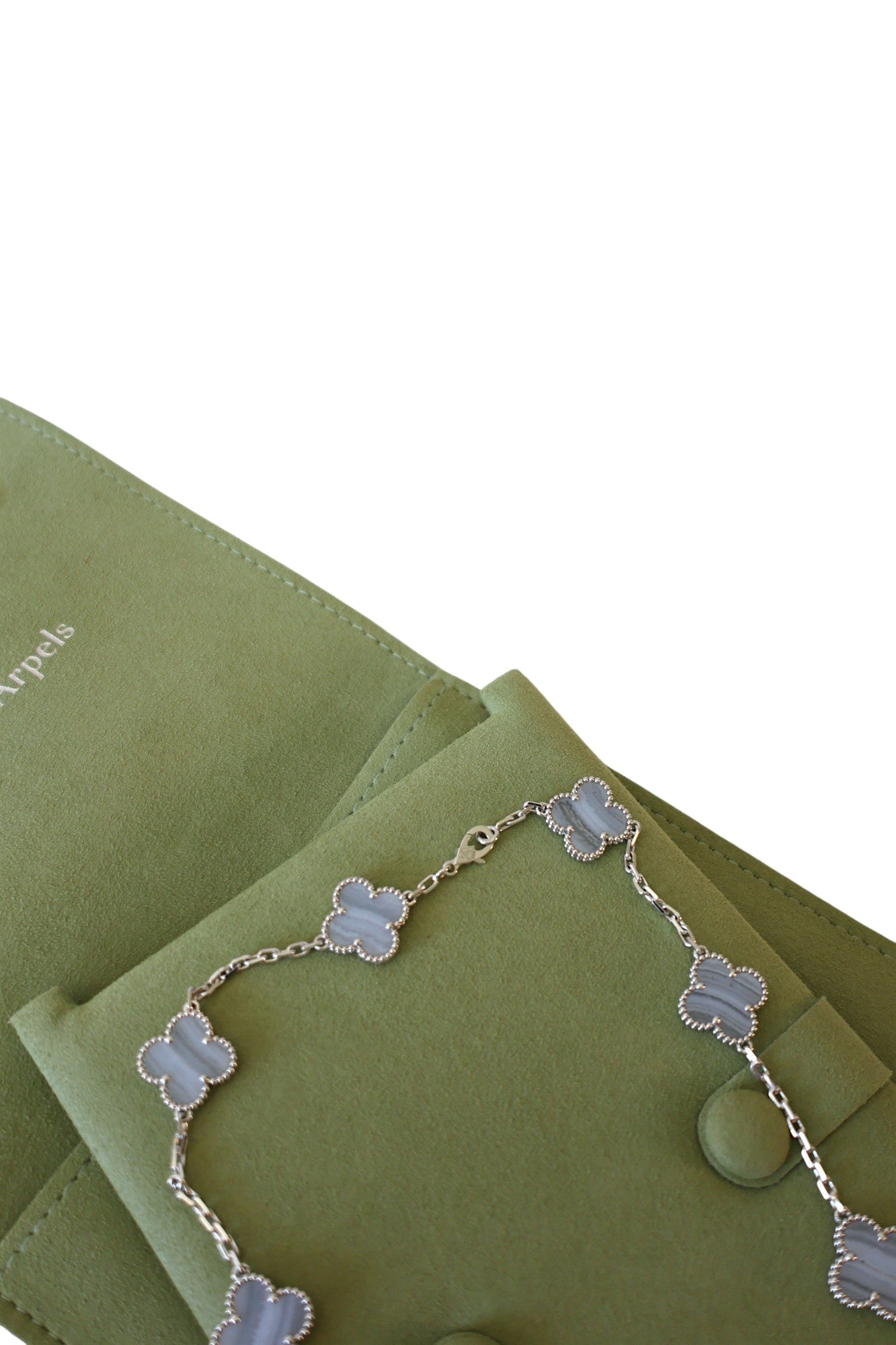 Van Cleef & Arpels White Gold Chalcedony Vintage Alhambra 10 Motif  Necklace