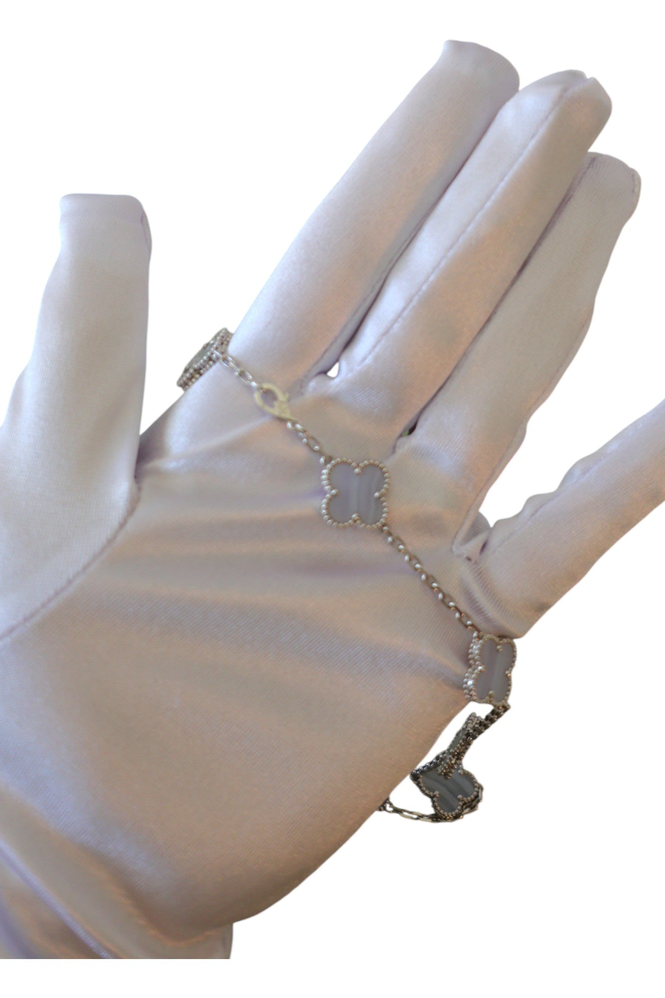Van Cleef & Arpels White Gold Chalcedony Vintage Alhambra 10 Motif  Necklace