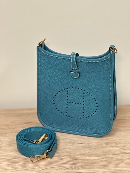 HERMES Bleu Jean blue Clemence leather EVELYNE 16 Bag