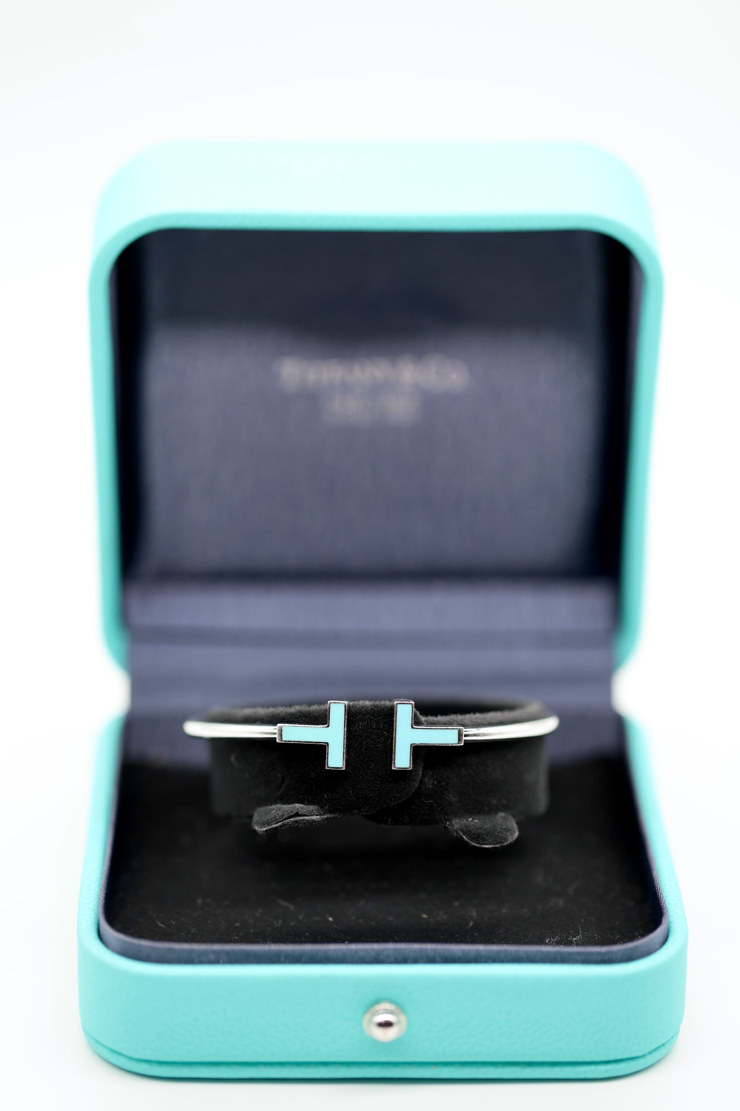 TIFFANY & CO. White Gold Turquoise T Wire Bracelet