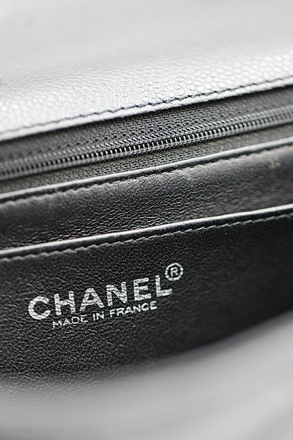 CHANEL Caviar Quilted Jumbo Kelly Flap Black