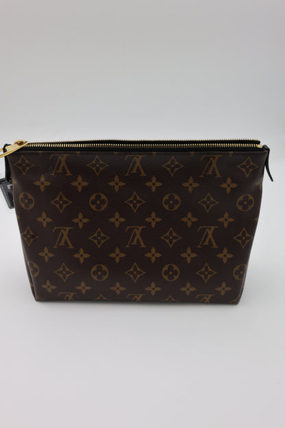 Louis Vuitton Pallas Monogram Beauty Case