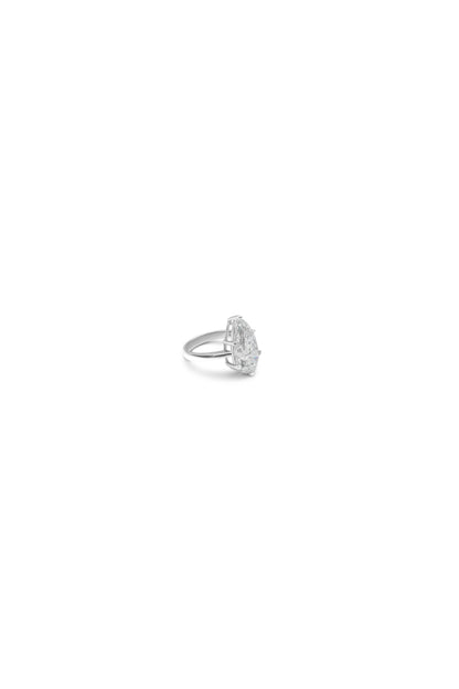 Pear-Cut Diamond Ring in 18k Gold
