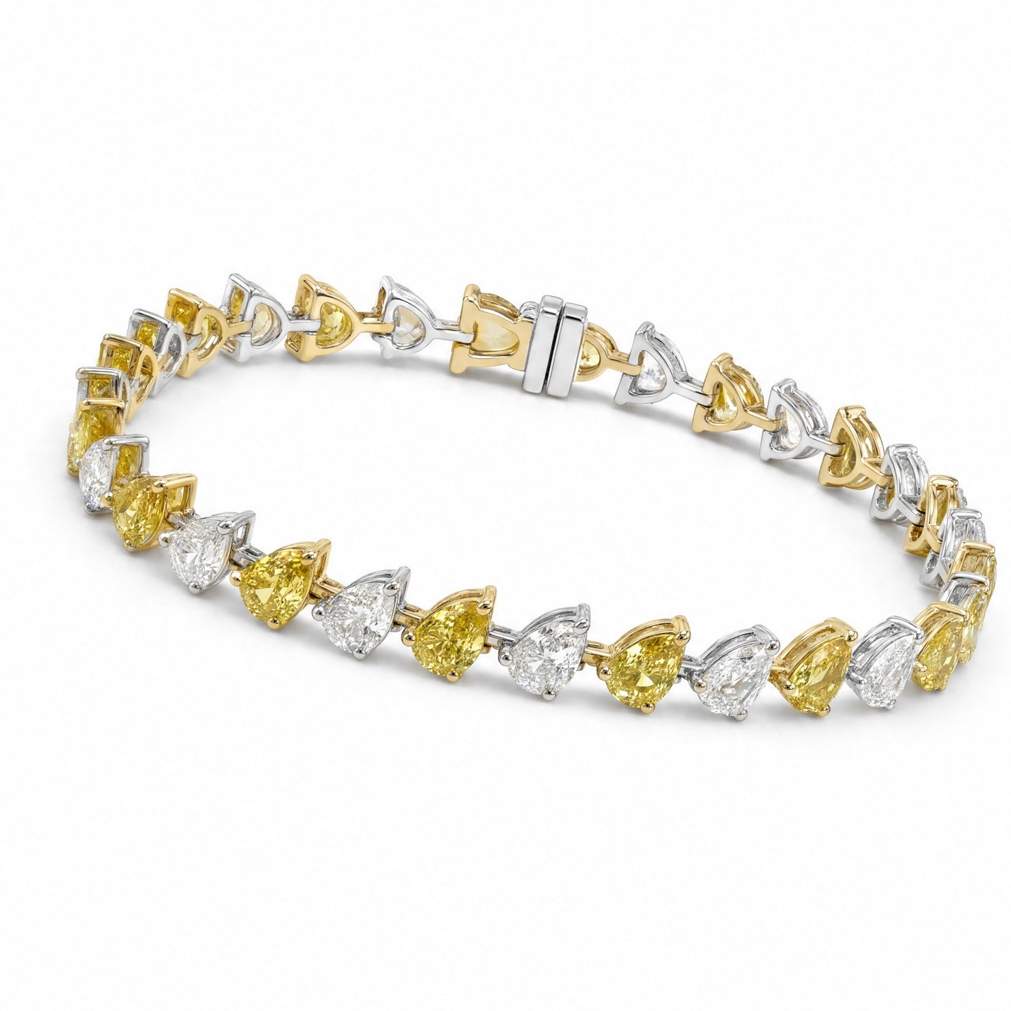 JANARY Pear 18-Carat Diamond Alternating Tennis Bracelet in 18K Gold
