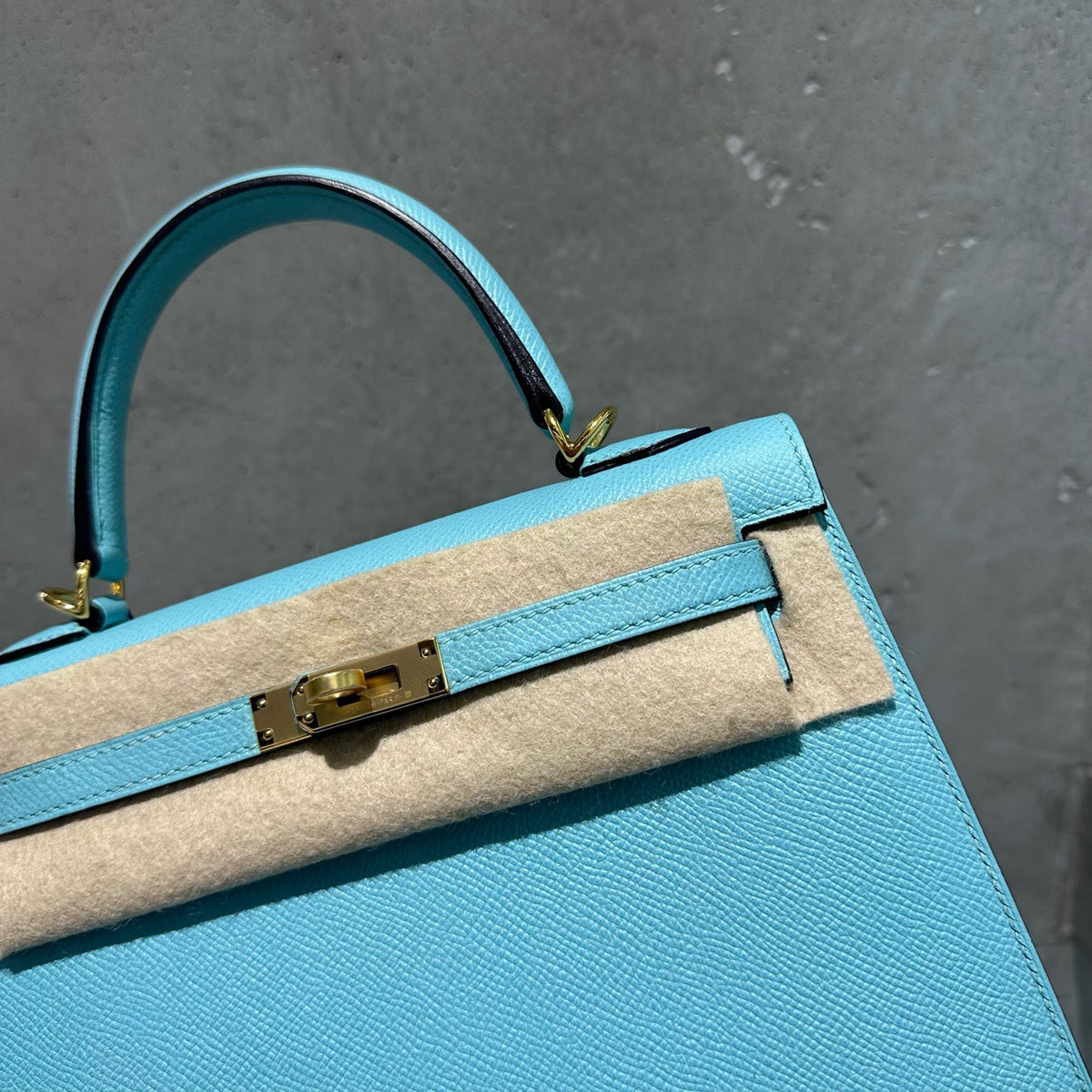 Hermès Kelly 25 Bleu Atoll Epsom Leather GHW