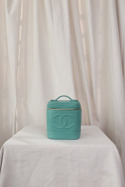 CHANEL Vanity Bag Pouch in Turquoise Blue Green Grained Leather