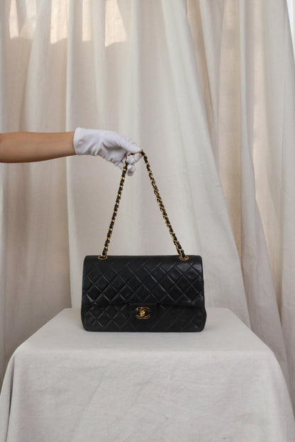 CHANEL Vintage Classic Flap Bag