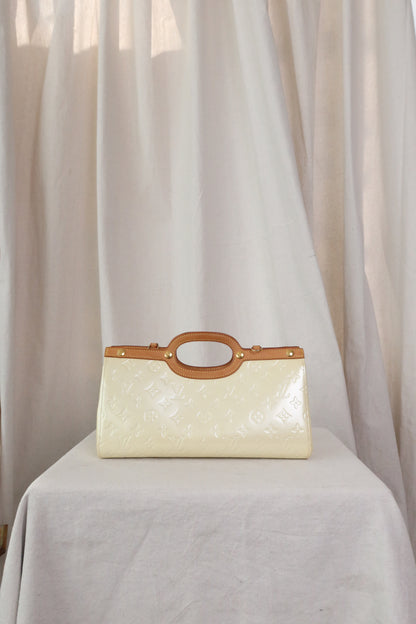 LOUIS VUITTON Vernis Pearl Roxbury Drive Handbag