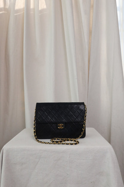 CHANEL Vintage Quilted Matelasse 25 Chain Shoulder Bag