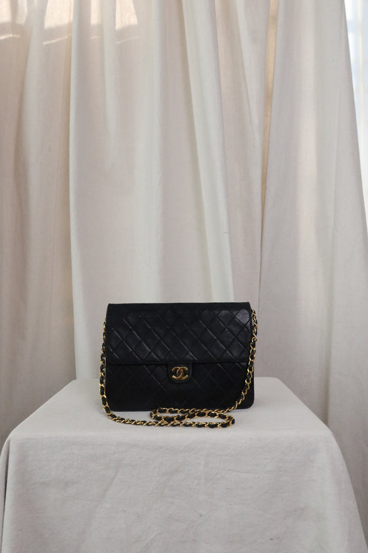 CHANEL Vintage Quilted Matelasse 25 Chain Shoulder Bag