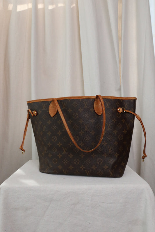 LOUIS VUITTON Monogram Neverfull Tote Bag