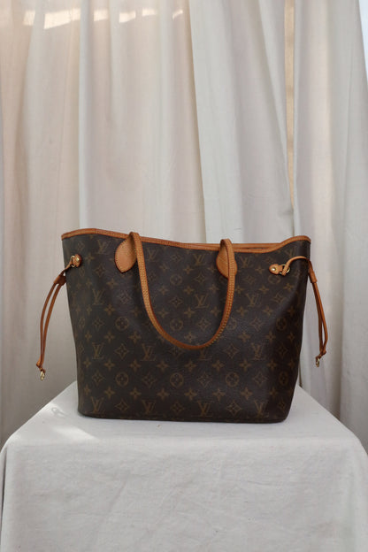 LOUIS VUITTON Monogram Neverfull Tote Bag